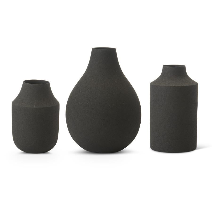 MD BLACK MATTE VASE