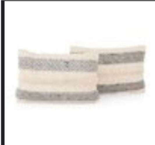 Long textured pillow