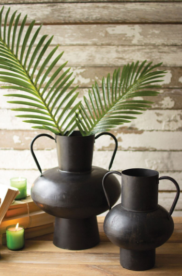 SM WAXED BLK METAL URN