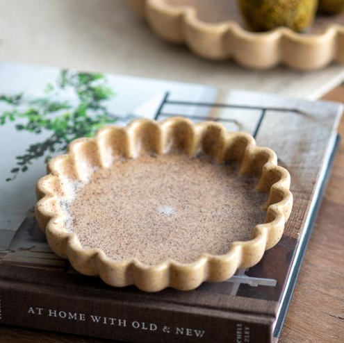 Round Ceramic Scallop Tray