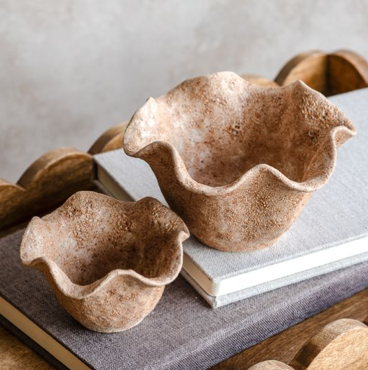Terracotta Ruffled Edge Planter - L