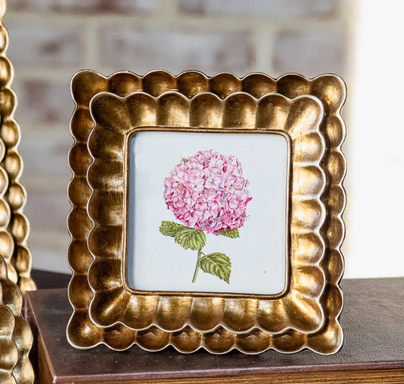 4" SQ Bronze Scalloped Frame