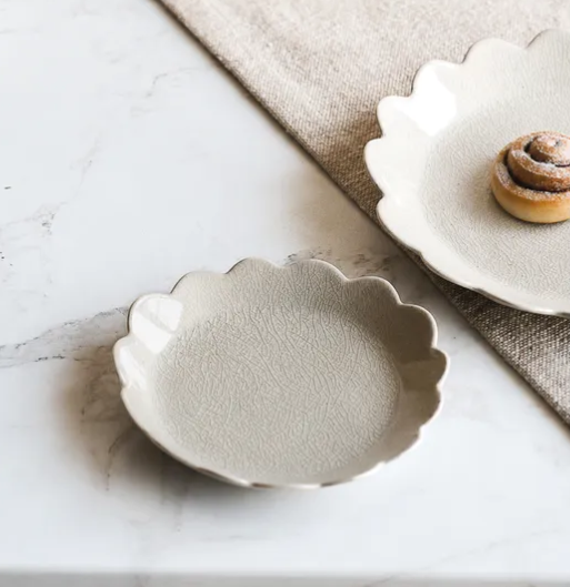 5.9" Cream Scalloped Plate